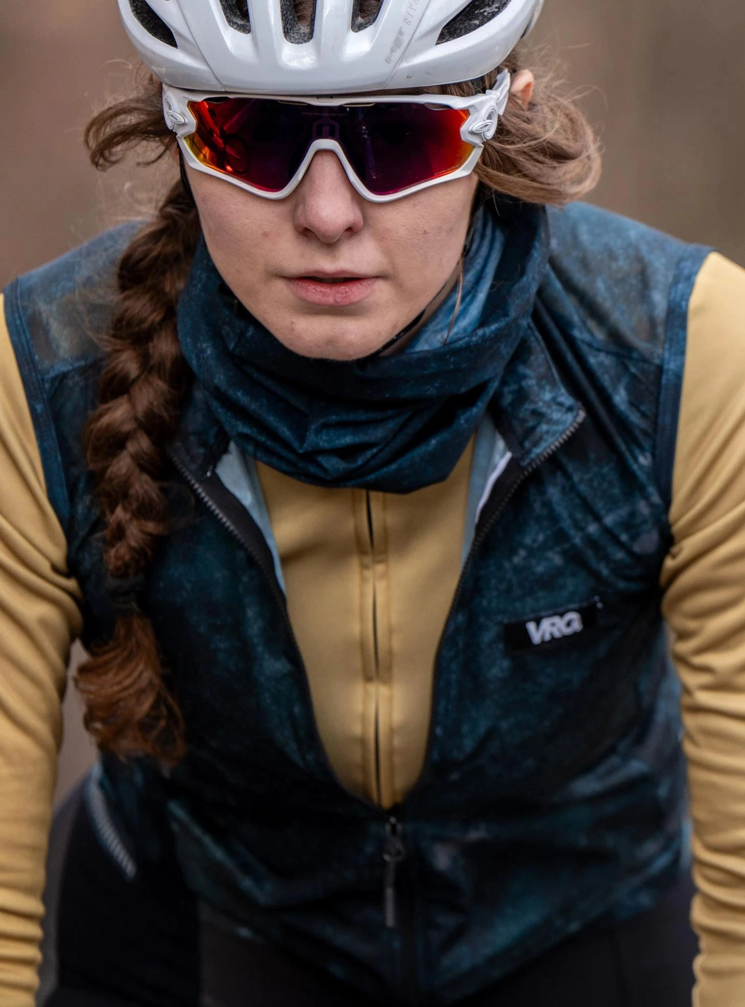 524 VRG LIGHTWEIGHT VEST - TEXT - WOMEN