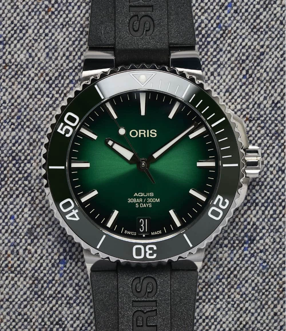 Aquis Date Caliber 400 41.5mm