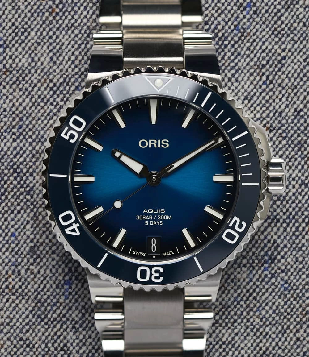 Aquis Date Caliber 400 41.5mm