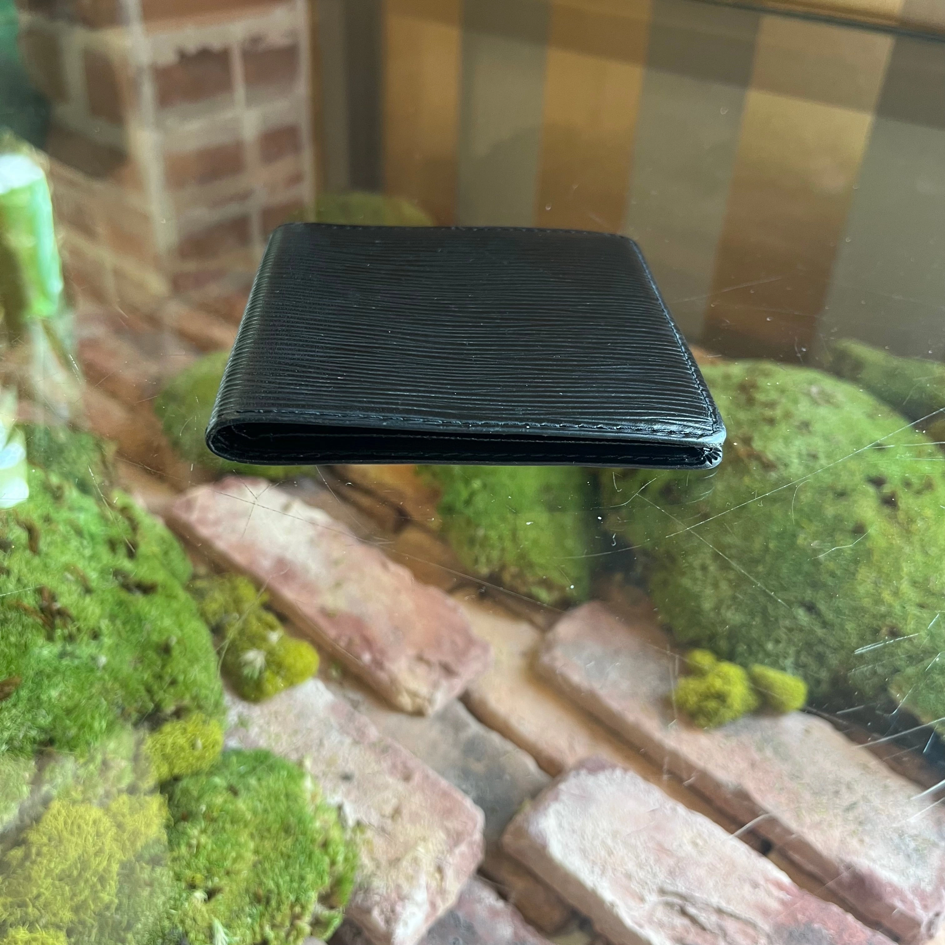 LOUIS VUITTON Vintage Black Epi Bifold Wallet