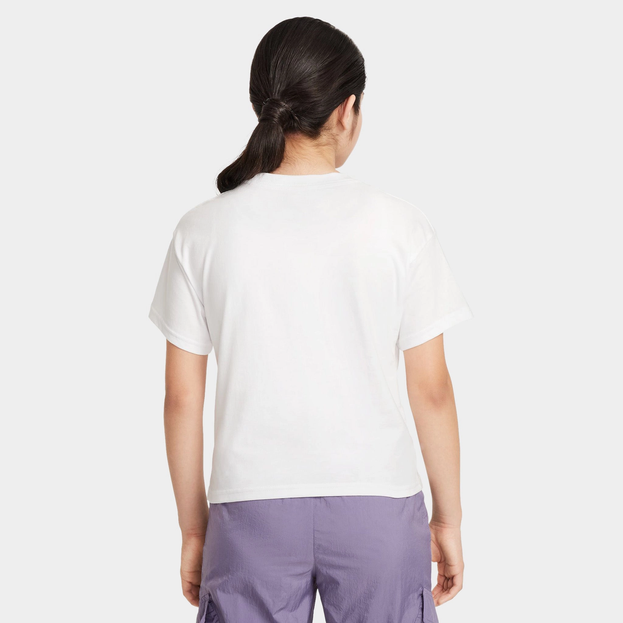 Nike Sportswear Essential Junior Girls' T-Shirt / White